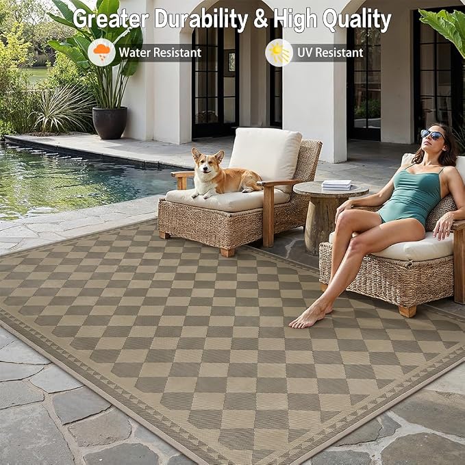 HUGEAR 5x8 Outdoor Rug Waterproof Checkered Patio Rug Home Decor Reversible Plastic Straw Black and Brown Rugs Outside Indoor Floor Mat for Camping Balcony RV Deck Porch Balcony Backyard