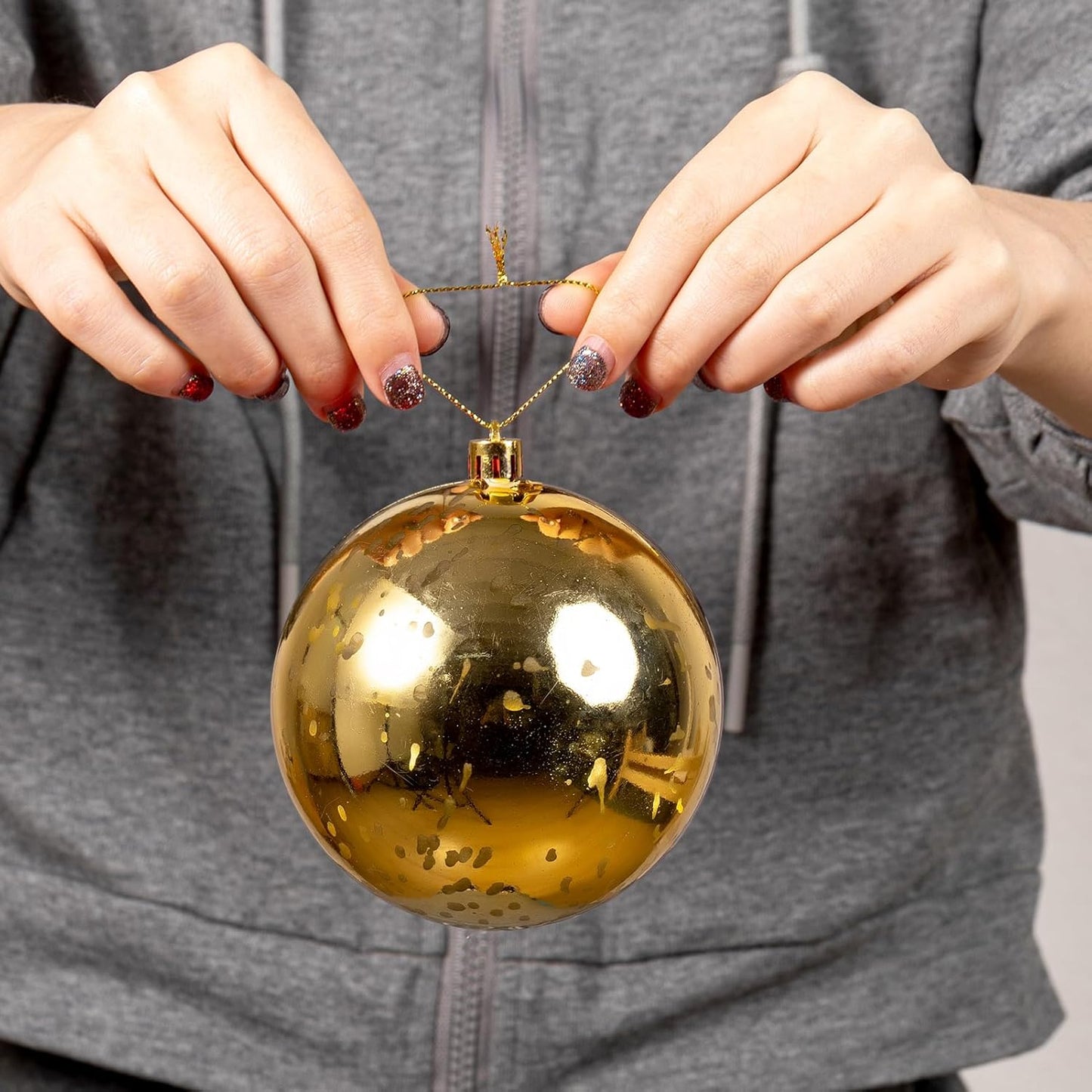 XmasExp Large Christmas Ball Ornaments,4pcs Gold Giant Shatterproof Plastic Hanging Mercury Xmas Ball Decorations Christmas Tree Ornaments (Gold, 4")