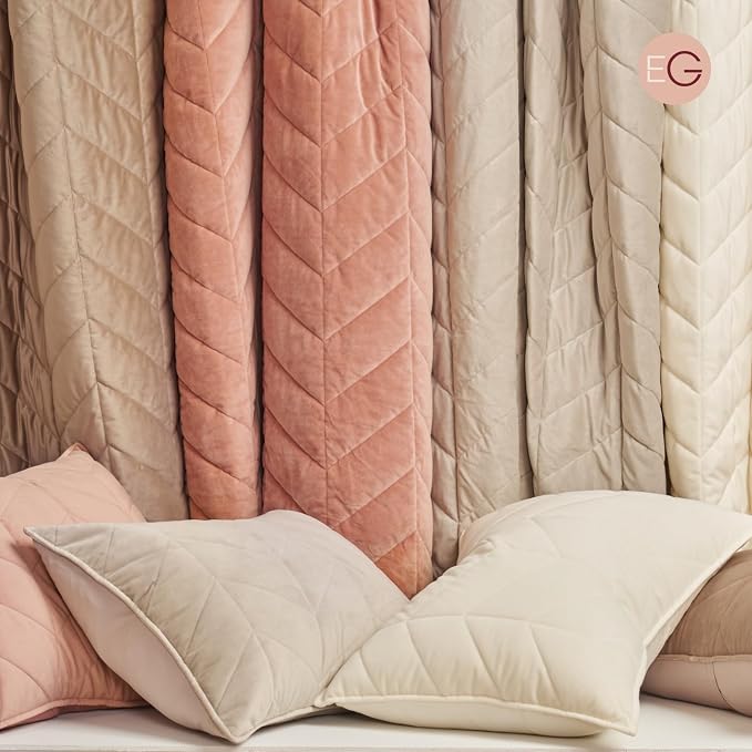 EverGrace 3 Pieces Luxurious Queen Velvet Quilts, Ultra Soft Lightweight Velvet Comforter Set, Matelasse Oversized Diamond Bedspread Coverlet for All Season with 2 Shams, Khaki Tan, 92"x96"