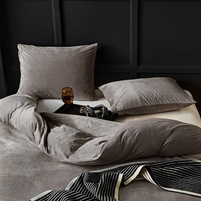 WARMDERN Khaki Flannel Velvet Duvet Cover King Size Duvet Cover Bedding Sets, 3pcs Ultra Soft Luxury Textured Modern Crystal Velvet Duvet Covers with Zipper Closure(Khaki, King)