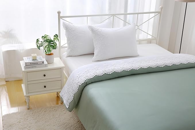 White Lace Pillow Shams with 3D Flowers Retro Noble Luxury Elegant Look Pillowcases 100% Cotton Standard Size 2-Pack