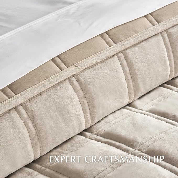 EVERGRACE 3 Pieces Luxurious Velvet Quilt King Size, Ultra Soft Bedspread Coverlet Set, Double Box Stitch Lightweight Velvet Comforter for All Season with 2 Shams, Beige, 108"x96"
