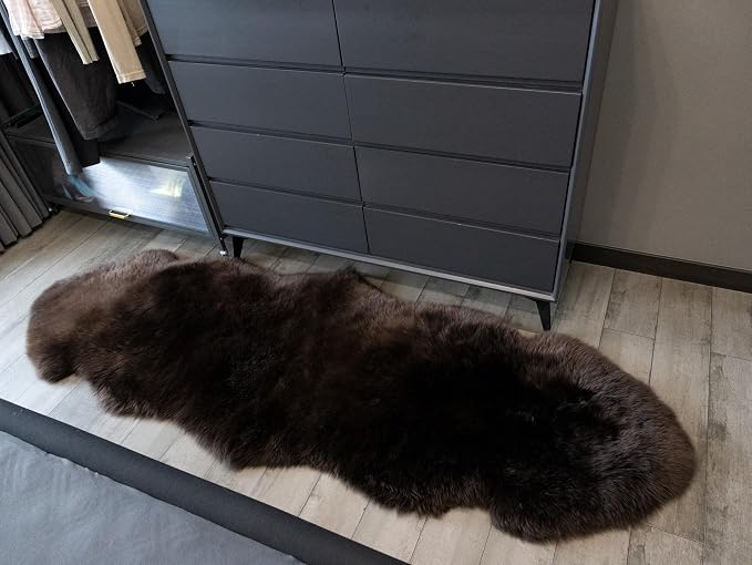 Sheepskin Rug, Fluffy Shag Area Rug, Super Soft 24” x 72“ Sheepskin Hair Rug, Pile Rug, Decorative Throw Rugs for Bedrooms, Children's Rooms, Living Rooms (Chestnut Brown, 24" x 72")