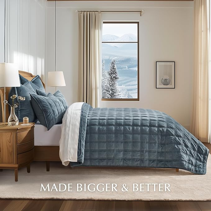 EverGrace 3 Pieces Luxurious Velvet Quilt Queen Size, Ultra Soft Bedspread Coverlet Set, Double Box Stitch Lightweight Velvet Comforter for All Season with 2 Shams, Stormy Blue, 92"x96"