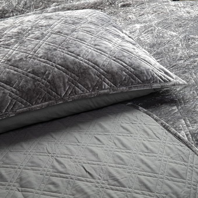 ELEGANT LIFE HOME Luxury Washed Crushed Velvet Diamond Stitching Bedding Quilt Set with Matching Sham, Full/Queen (90 in x 92 in /1+20 in x 26 in /2), 3 Piece, Charcoal Gray
