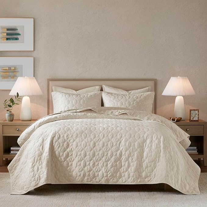 Madison Park Harper Quilt Set Velvet Casual Geometric Stitching Design All Season, Lightweight Coverlet, Cozy Bedding, Matching Shams, Full/Queen(90"x90"), Ivory 3 Piece