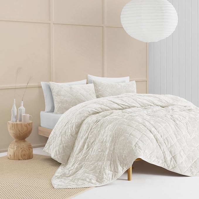 SHALALA Luxury Velvet Quilt Set Queen Size,Ultra Soft Lightweight Summer Velvet Comforter Set, Oversized Bedspread Coverlet with 2 Shams Diamond Pattern,for All Season(Beige,Queen/Full)