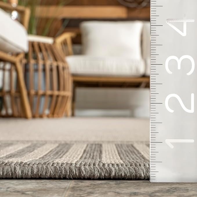 Nuloom Asha Light Grey/Ivory, 4' x 6', Casual, Striped Border, Soft and Cozy, High Traffic, Easy Clean, Durable Area Rug for Indoor/Outdoor Patio, Deck, Porch, Garden, Courtyard