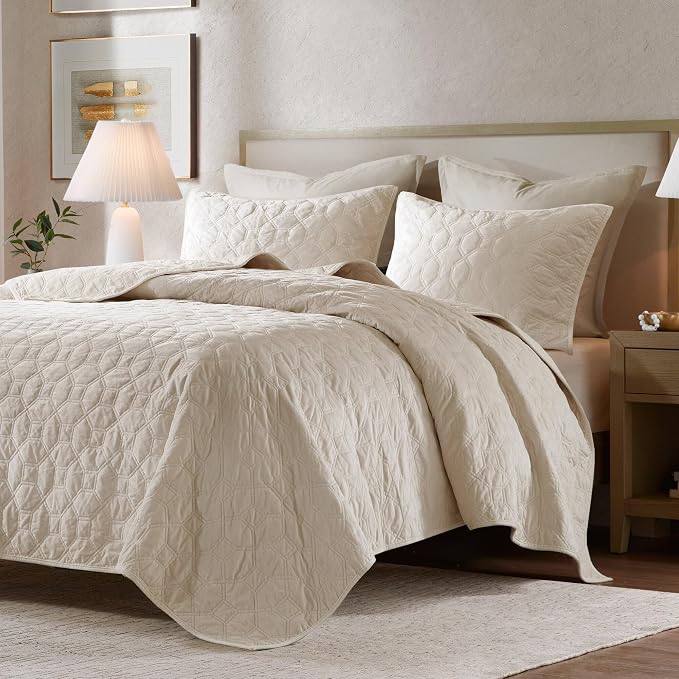 Madison Park Harper Quilt Set Velvet Casual Geometric Stitching Design All Season, Lightweight Coverlet, Cozy Bedding, Matching Shams, King/Cal King(104"x94"), Ivory 3 Piece