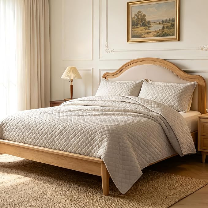 3-Piece Velvet Quilt Set King Size 98"x106" Bed Blanket Quilted Bedspread Soft Luxury Bedding with 2 Pillow Shams 20''x36'' for All-Season,Beige