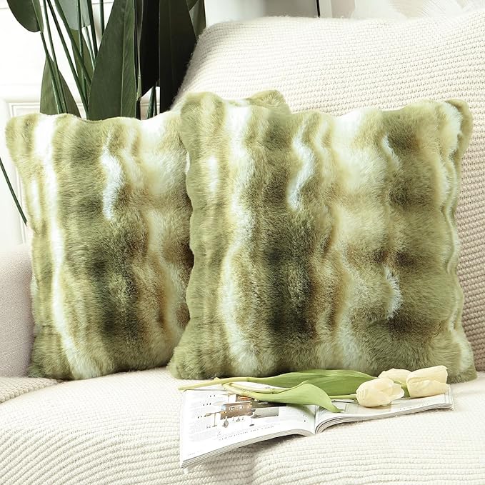 MADIZZ Pack of 2 Thick Plush Faux Wool Throw Pillow Covers Soft Boho Throw Pillows Luxurious Cushion Covers for Couch Sofa Bedroom Living Room Home Decor 20x20 Inch Green