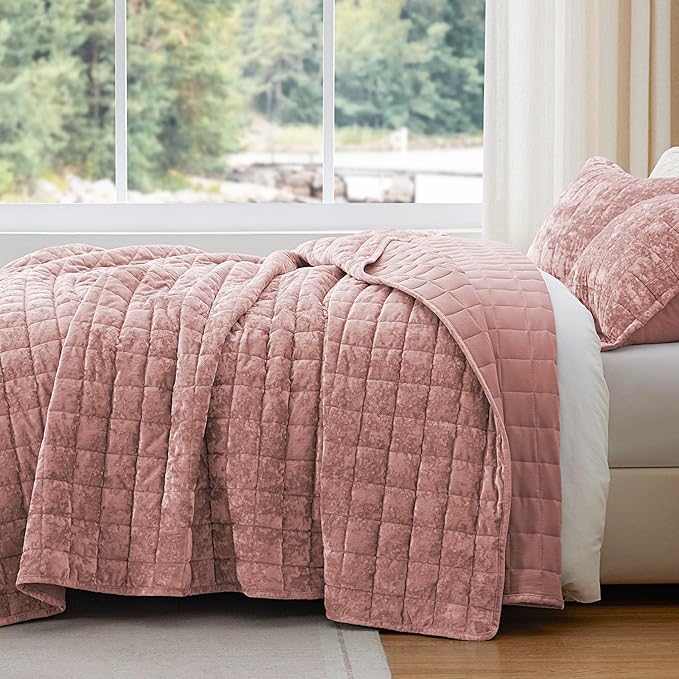 BEDELITE Velvet Quilt Set Queen Size - Luxury Soft Velvet Comforter Bedding Set for All Season, Lightweight Quilted Box Stitch Oversized Bedspread Coverlet with 2 Matching Shams, Shiny Dusty Pink