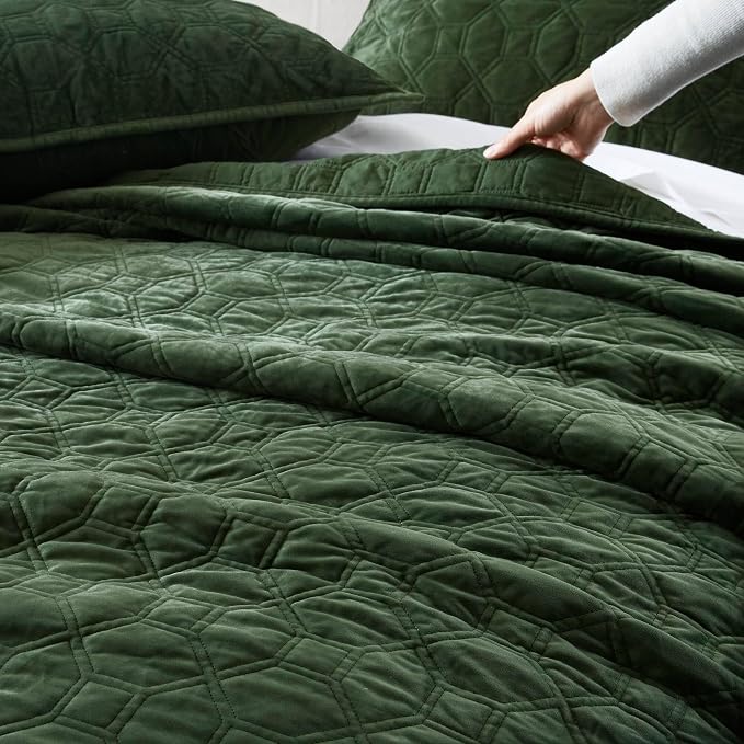 Madison Park Harper Quilt Set Velvet Casual Geometric Stitching Design All Season, Lightweight Coverlet, Cozy Bedding, Matching Shams, King/Cal King(104"x94"), Green 3 Piece