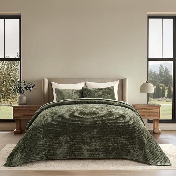 EverGrace Velvet Quilt Set California King 118'' x 106'', Luxurious Soft Striped Channel Bedding Set, Lightweight Velvet Comforter for All Season, Oversized Bedspread Coverlet w/ 2 Shams, Olive Green