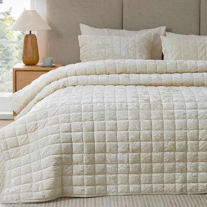 BEDELITE Velvet Quilt Set Queen Size - Luxury Soft Velvet Comforter Bedding Set for All Season, Lightweight Quilted Box Stitch Oversized Bedspread Coverlet with 2 Matching Shams, Shiny Cream White