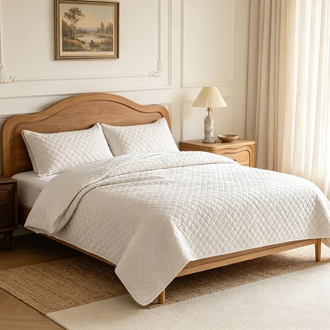 3-Piece Velvet Quilt Set King Size 98"x106" Bed Blanket Quilted Bedspread Soft Luxury Bedding with 2 Pillow Shams 20''x36'' for All-Season,White