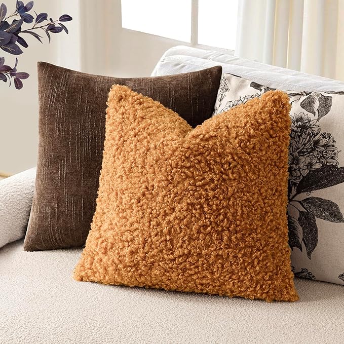 Foindtower 2 Pieces 22x22 Inch Orange, Faux Fur Throw Pillow Cover Accent Sherpa Furry Pillow Covers Fuzzy Soft Pillowcases Cozy Sheepskin Decorative Fleece Cushion Case for Bed Couch Living Room