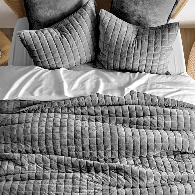 RECYCO Luxury Velvet Quilt Twin/Twin XL Size Bedding Set, Ultra Soft Velvet Comforter Set, Lightweight Quilted Channel Box Stitch Oversized Bedspread Coverlet for All Season, w/ 1 Sham, Charcoal Gray