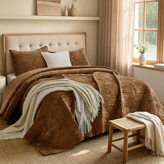 Luxury Velvet California King 106x118 in Quilt Set 3 Piece Quilted Bedspread with 2Pillow Shams(20x36) Ultra Soft Coverlet All Season Bedding for Farmhouse Modern Bedroom Sofa,Caramel