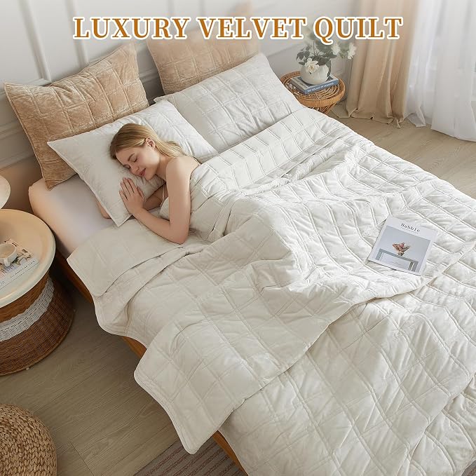 Velvet Quilt King Size Comforter Set - Luxury Soft Velvet Bedding Set for All Season, Bedspread Coverlet King Quilt with 2 Pillow Shams, Cream White, Checkered