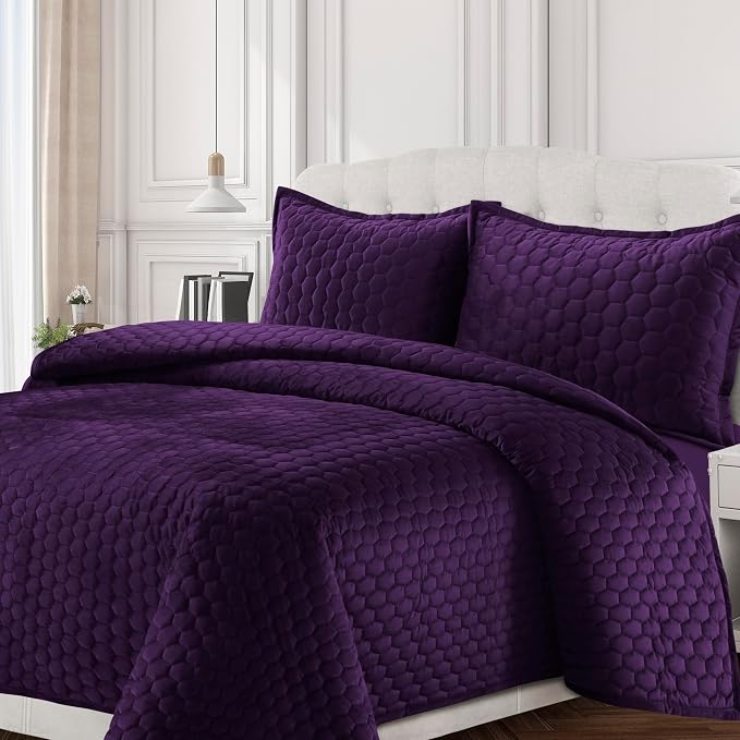 Tribeca Living Lugano Oversized Velvet Quilt Set - All Season, Extra Large, 3 Piece Queen Size Comforter Set with 2 Pillow Shams in Purple Honeycomb Pattern 260GSM