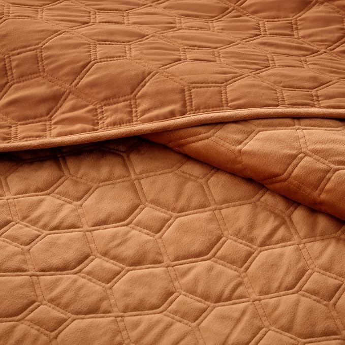Madison Park Harper Quilt Set Velvet Casual Geometric Stitching Design All Season, Lightweight Coverlet, Cozy Bedding, Matching Shams, King/Cal King(104"x94"), Rust 3 Piece