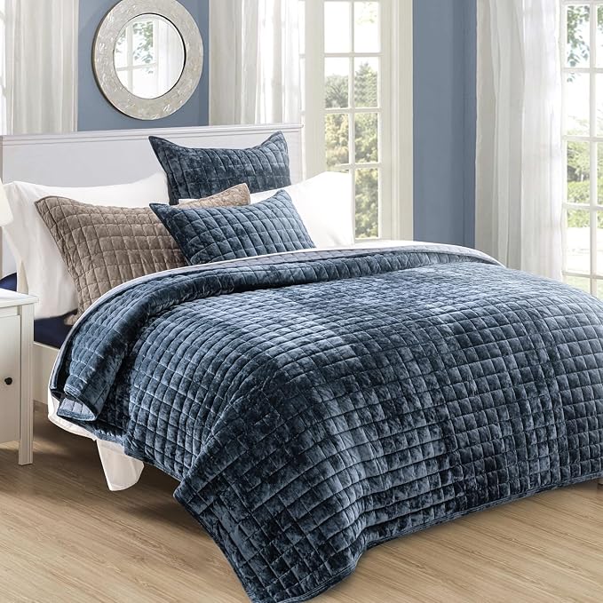 RECYCO Luxury Velvet Quilt Twin/Twin XL Size Bedding Set, Ultra Soft Velvet Comforter Set, Lightweight Quilted Channel Box Stitch Oversized Bedspread Coverlet for All Season, with 1 Sham, Stormy Blue