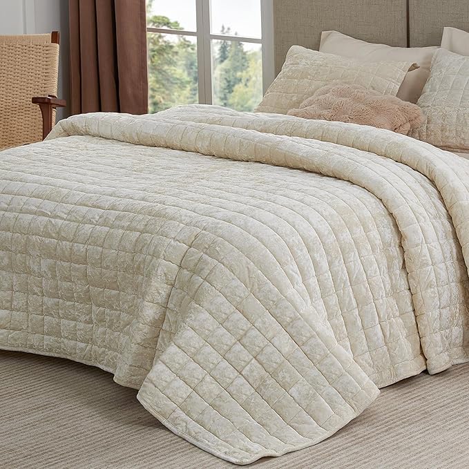 BEDELITE Velvet Quilt Set King Size - Luxury Soft Velvet Comforter Bedding Set for All Season, Lightweight Quilted Box Stitch Oversized Bedspread Coverlet with 2 Matching Shams, Shiny Cream White