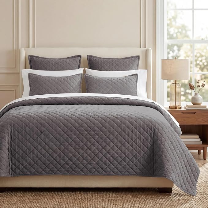 HiEnd Accents Velvet Diamond 3 Piece Quilt Set with Pillow Shams, Queen Size, Gray Solid Color, Classic Traditional Luxury Bedding Set, Soft Lightweight Bed Cover, 1 Quilt and 2 Pillowcases