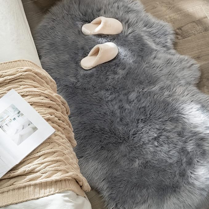 MIULEE Luxury Super Soft Fluffy Area Rug Faux Fur Sheepskin Rug Decorative Plush Shaggy Carpet for Bedside Sofa Floor 3 x 5 Feet, Grey