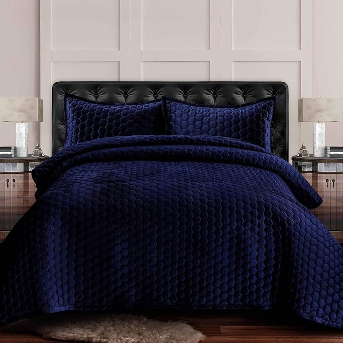 Tribeca Living Velvet King Quilt Set - Three-Piece Honeycomb Stitch Bedding, Super Soft 260GSM Velvet, Oversized Quilt and Two Sham Pillowcases, Navy Blue