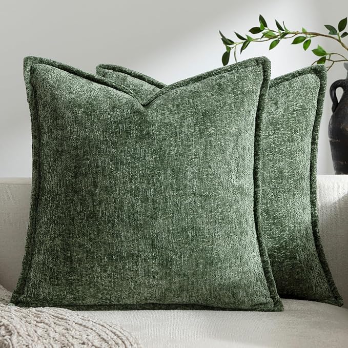 DEZENE Pack of 2 Forest Green Christmas Decorative Throw Pillow Covers 20x20 Cozy Soft Chenille Accent Vintage Square Couch Pillow Covers for Home Decor Bed Sofa Living Room