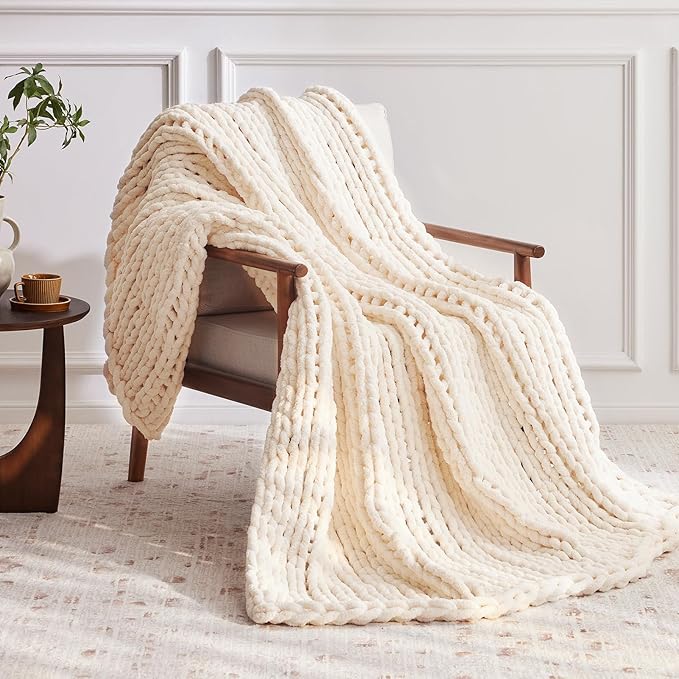 Negwoo Chunky Knit Throw Blanket, 61''*81'' Knitted Throw Chenille Yarn for Bed Couch, Handmade Cream Crochet Big Thick Blanket, Machine Washable Cute Comfy Blanket for Home Decor