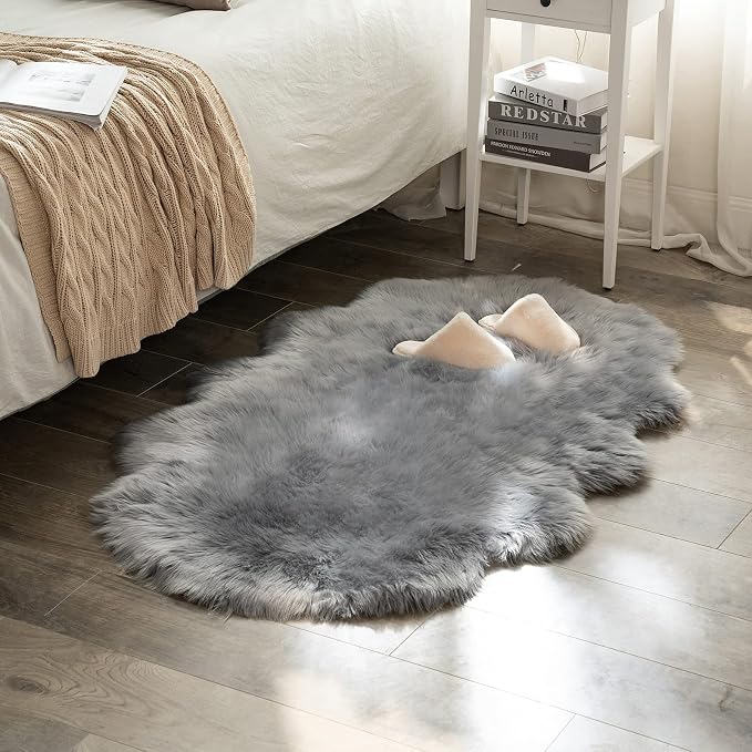 MIULEE Luxury Super Soft Fluffy Area Rug Faux Fur Sheepskin Rug Decorative Plush Shaggy Carpet for Bedside Sofa Floor 3 x 5 Feet, Grey