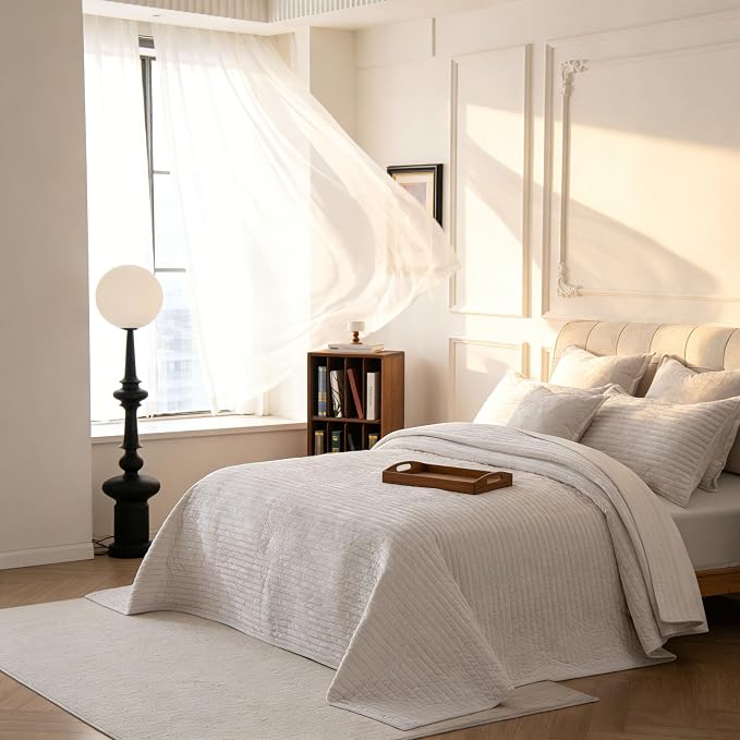 Luxury Velvet Oversized King 120x128 in Quilt Set 3 Piece Quilted Bedspread with 2Pillow Shams(20x36) Ultra Soft Coverlet All Season Bedding for Farmhouse Modern Bedroom Sofa,Cream
