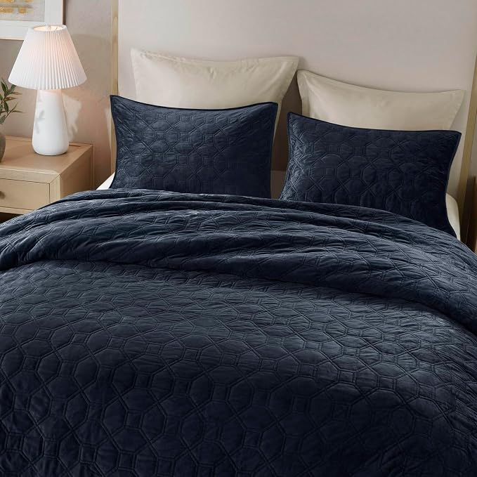 Madison Park Harper Quilt Set Velvet Casual Geometric Stitching Design All Season, Lightweight Coverlet, Cozy Bedding, Matching Shams, King/Cal King(104"x94"), Navy 3 Piece