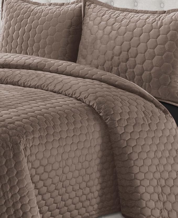 Tribeca Living Lugano Oversized Velvet Quilt Set - All Season, Extra Large, 3 Piece Queen Size Comforter Set with 2 Pillow Shams in Taupe Honeycomb Pattern 260GSM
