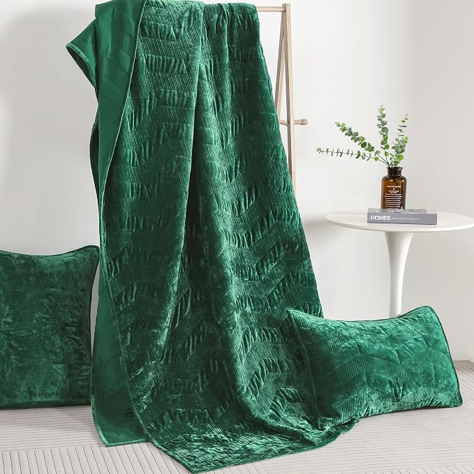 SHALALA Luxury Velvet Quilt Set Queen Size,Ultra Soft Lightweight Summer Velvet Comforter Set, Oversized Bedspread Coverlet with 2 Shams Geometries Pattern,for All Season(Forest Green,Queen)