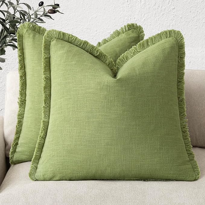 Foindtower Set of 2 Decorative Linen Fringe Throw Pillow Covers Cozy Boho Farmhouse Cushion Cover with Tassels Soft Accent Pillowcase for Couch Sofa Bed Living Room Home Decor,18×18 Inch,Lush Green