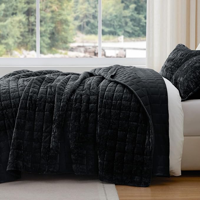 BEDELITE Velvet Quilt Set King Size - Luxury Soft Velvet Comforter Bedding Set for All Season, Lightweight Quilted Box Stitch Oversized Bedspread Coverlet with 2 Matching Shams, Shiny Black