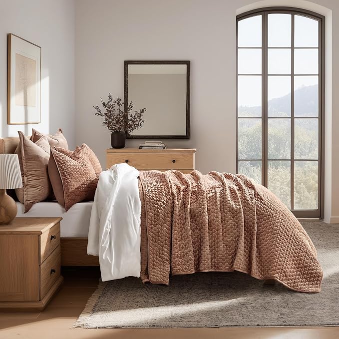 EverGrace Luxury Velvet Quilt Set Queen Size 3 Piece, Soft Cross-Stitch Velvet Comforter Set with Pillow Shams, Lightweight Coverlet Bedspread Bedding Set for All Seasons, Terracotta Clay