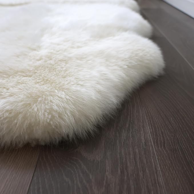 Sheepskin Rug, Fluffy Shaggy Area Rug, Super Soft 48‘’ x 72‘’ Sheepskin Rug, Decorative Rugs for Bedroom, Children's Room, Living Room (Pearly White, 48”×72”)