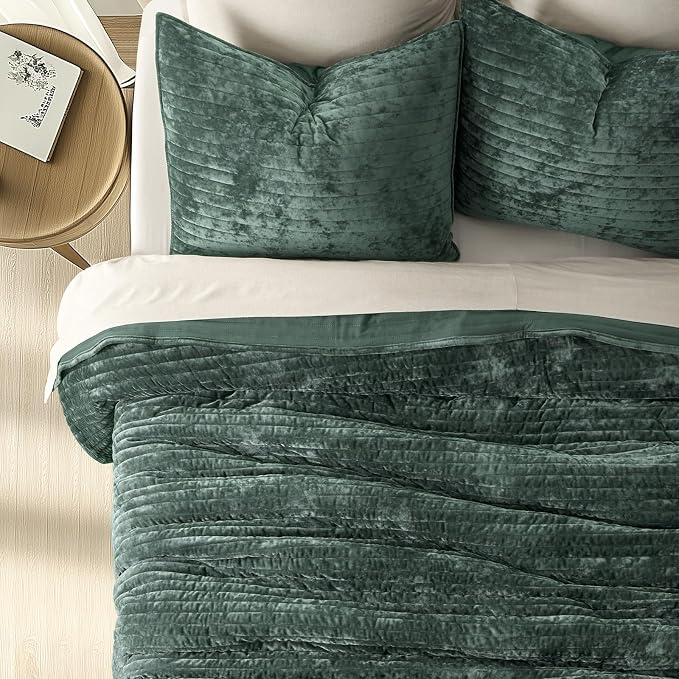 EverGrace Velvet Quilt Set Queen Size, Luxurious Soft Striped Channel Bedding Set, Lightweight Velvet Comforter for All Season, Oversized Bedspread Coverlet with 2 Matching Shams, Dark Green