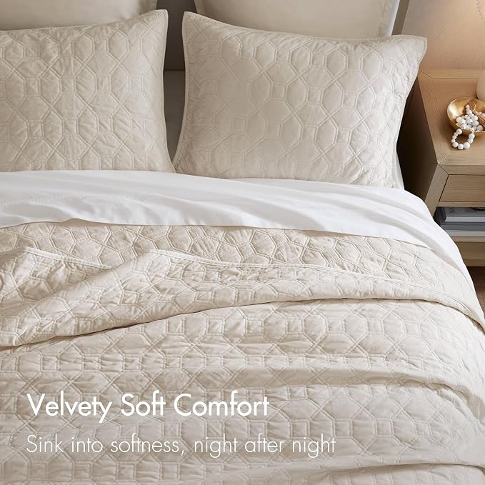 Madison Park Harper Quilt Set Velvet Casual Geometric Stitching Design All Season, Lightweight Coverlet, Cozy Bedding, Matching Shams, Full/Queen(90"x90"), Ivory 3 Piece