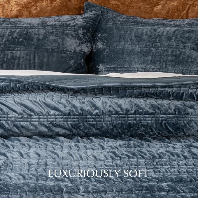 EVERGRACE Luxury Ruched Velvet Quilt King Size, Ultra Soft Bedspread Coverlet Set, Lightweight Velvet Comforter, Quilted Bedding Cover with 2 Matching Shams for All Season, Stormy Blue