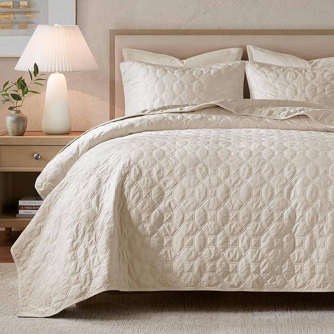 Madison Park Harper Quilt Set Velvet Casual Geometric Stitching Design All Season, Lightweight Coverlet, Cozy Bedding, Matching Shams, Full/Queen(90"x90"), Ivory 3 Piece