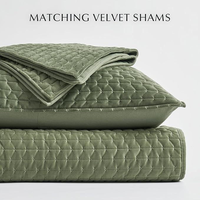 EverGrace Luxury Velvet Quilt Set King Size 3 Piece, Soft Cross-Stitch Velvet Comforter Set with Pillow Shams, Lightweight Coverlet Bedspread Bedding Set for All Seasons, Loden Green