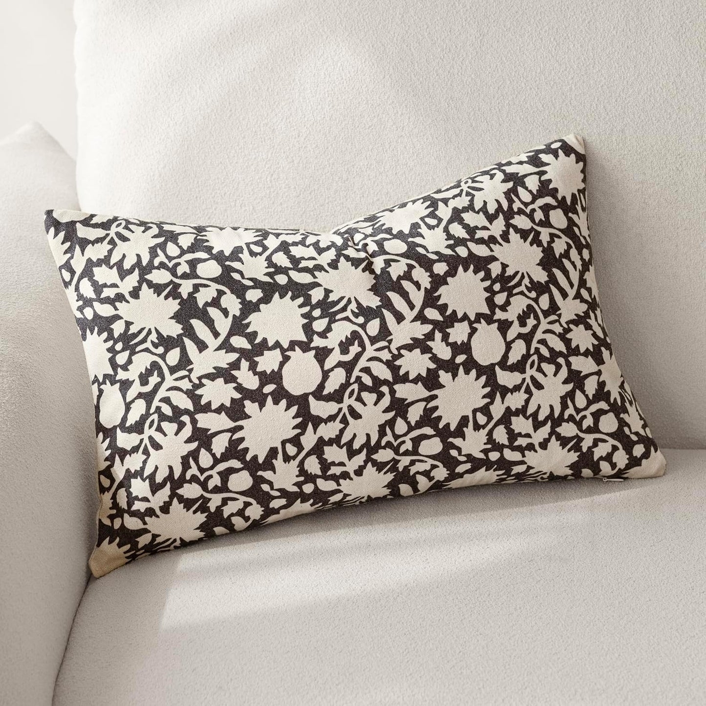 Foindtower Set of 2 Decorative Neutral Floral Lumbar Throw Pillow Covers Accent Farmhouse Cushion Covers Boho Vintage Pillowcase for Couch Sofa Bedroom Living Room Home Decor Outdoor12×20 Inch,Black