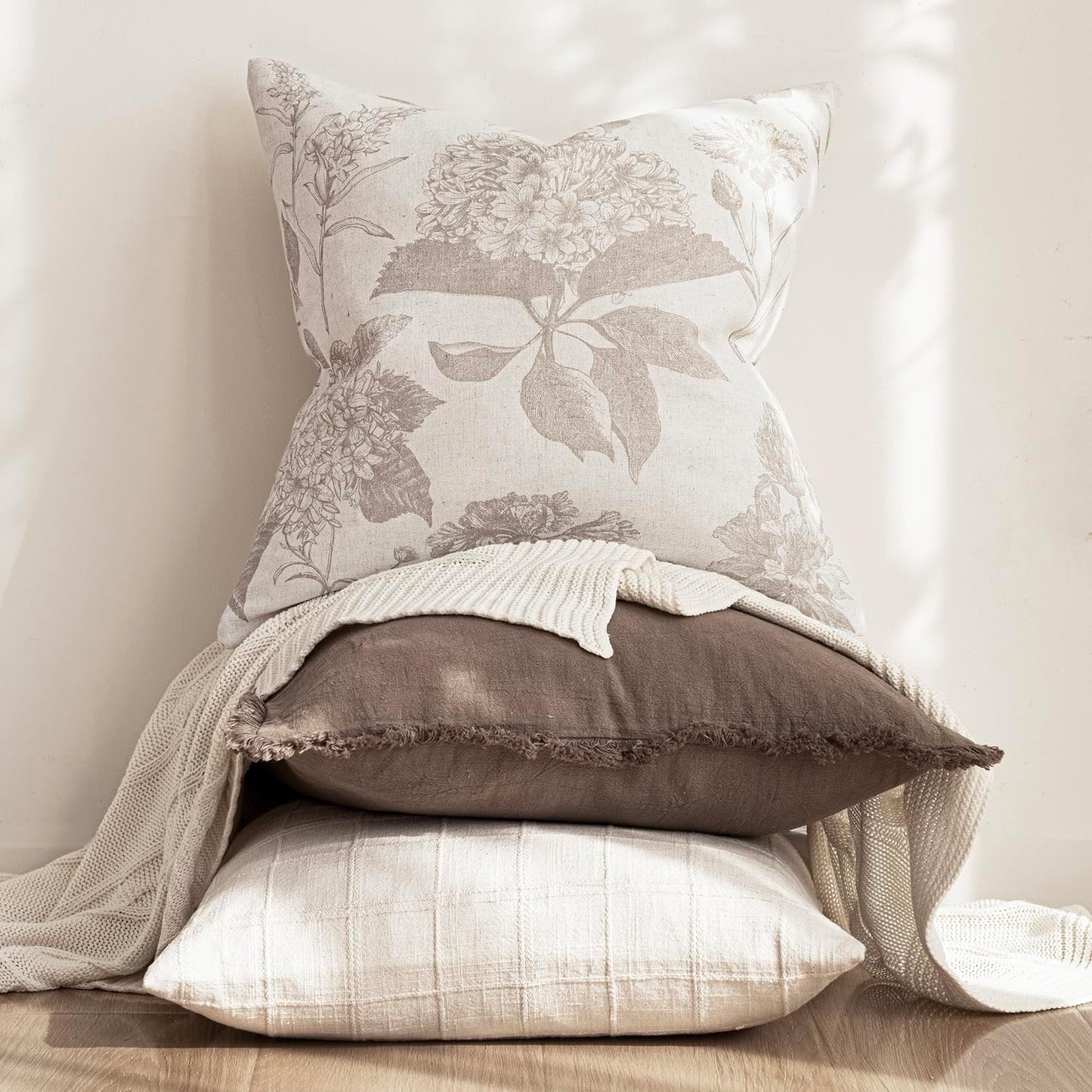 Foindtower Set of 2 Linen Floral Vintage Throw Pillow Covers Neutral Accent Print Decorative Cushion Covers Farmhouse Home Decor for Sofa Chair Couch Bedroom Living Room Outdoor,18×18 Inch,Tan Beige