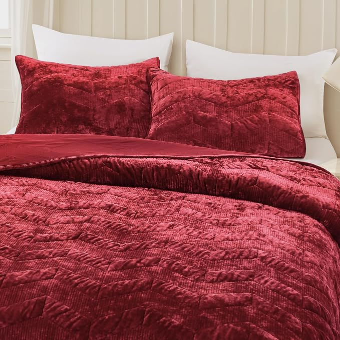 SHALALA Luxury Velvet Quilt Set King Size,Ultra Soft Lightweight Summer Velvet Comforter Set, Oversized Bedspread Coverlet with 2 Shams Geometries Pattern,for All Season(Poinsettia,King)
